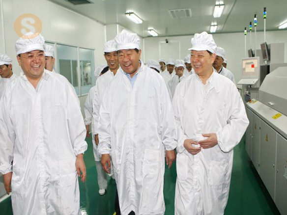 2009年6月11日时任中共中央政治局常委、全国政协主席贾庆林同道莅临公司视察